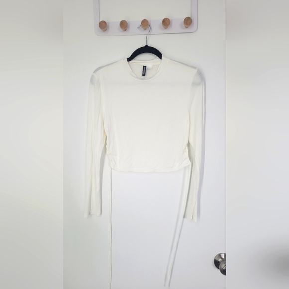 Backless Top - Picture 2 of 2